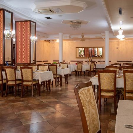 Hotel Coral Satu Mare Luaran gambar