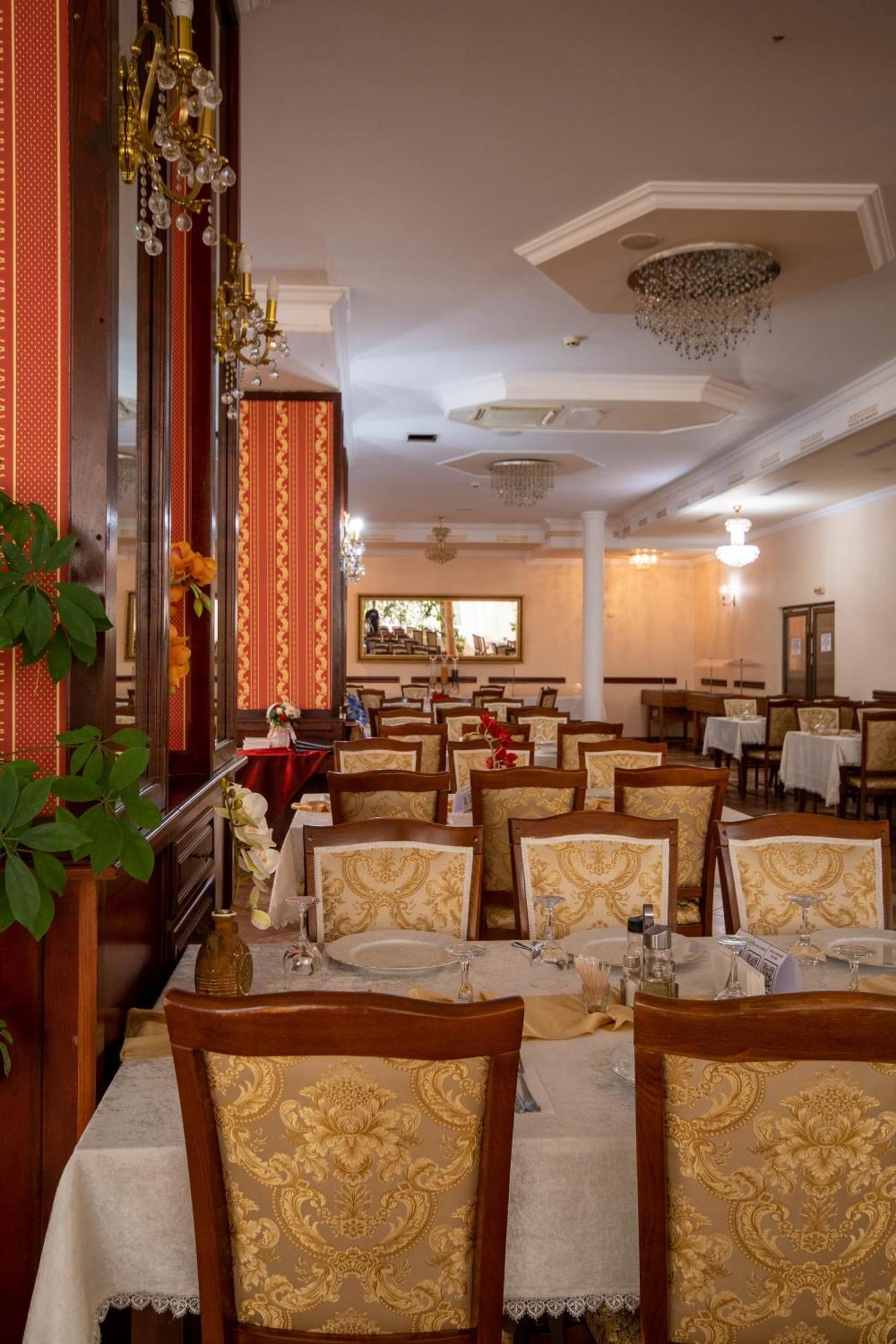 Hotel Coral Satu Mare Luaran gambar