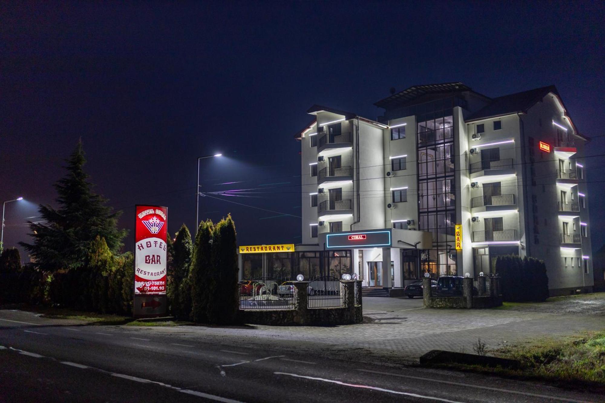 Hotel Coral Satu Mare Luaran gambar