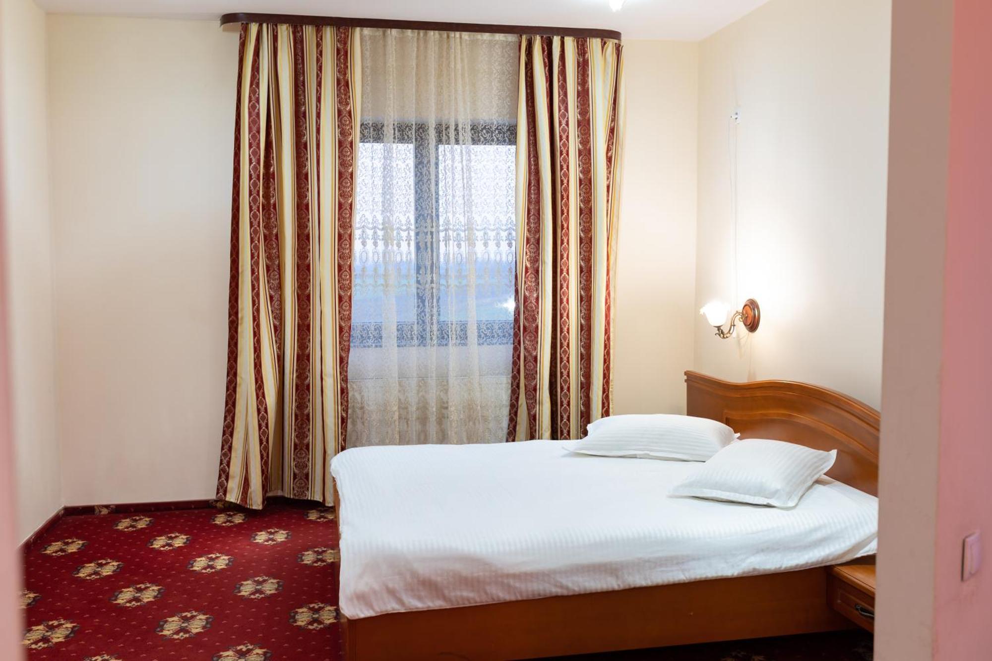 Hotel Coral Satu Mare Luaran gambar