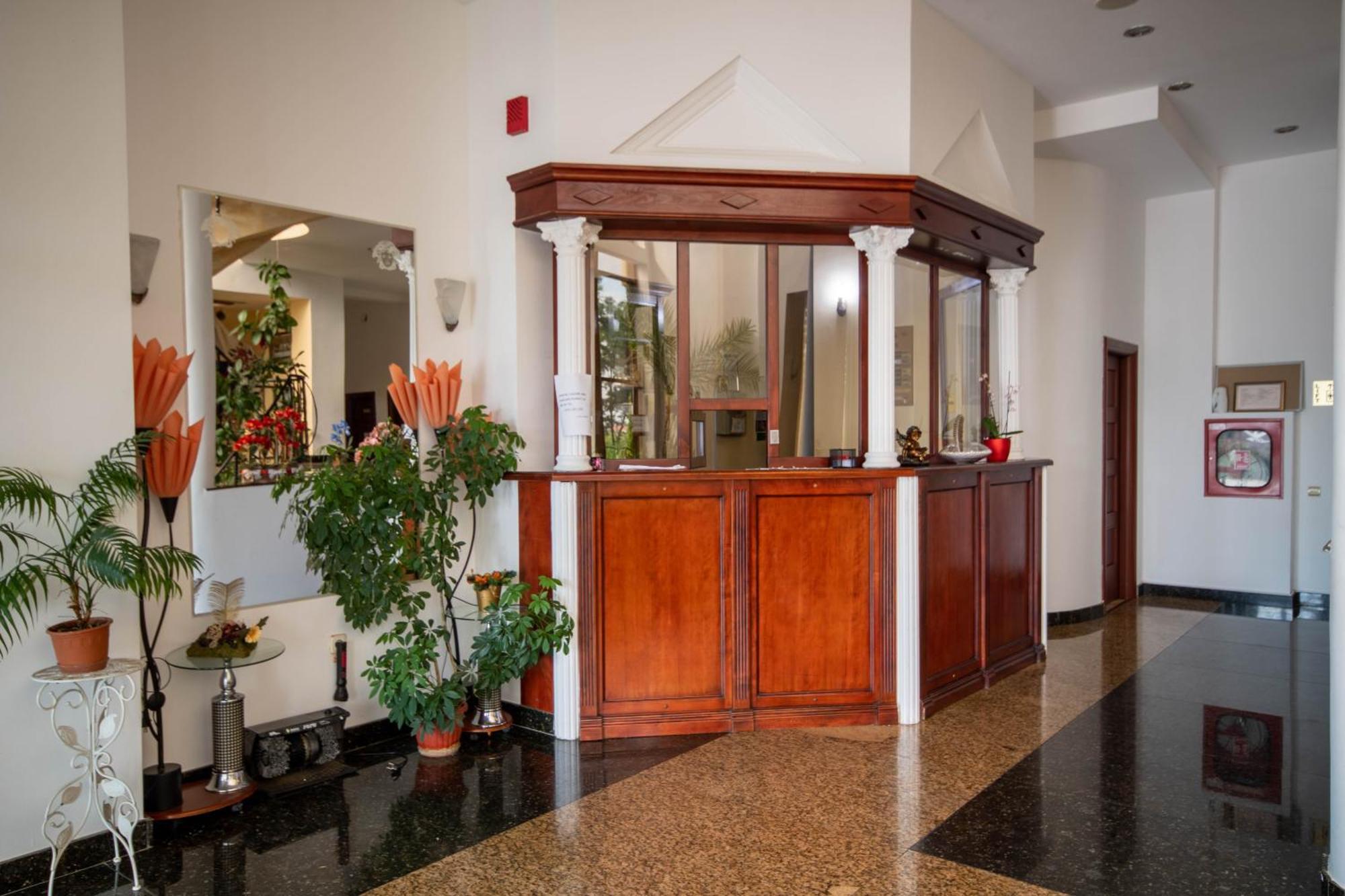 Hotel Coral Satu Mare Luaran gambar