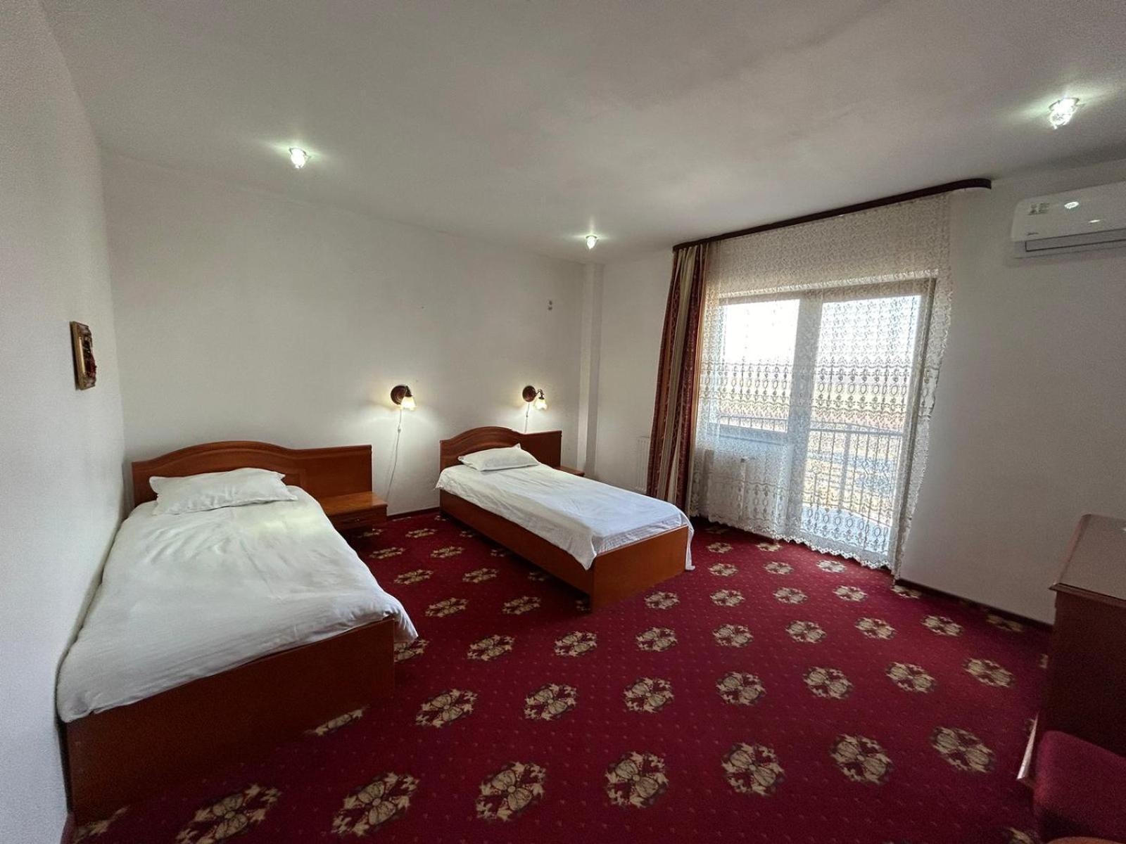 Hotel Coral Satu Mare Luaran gambar