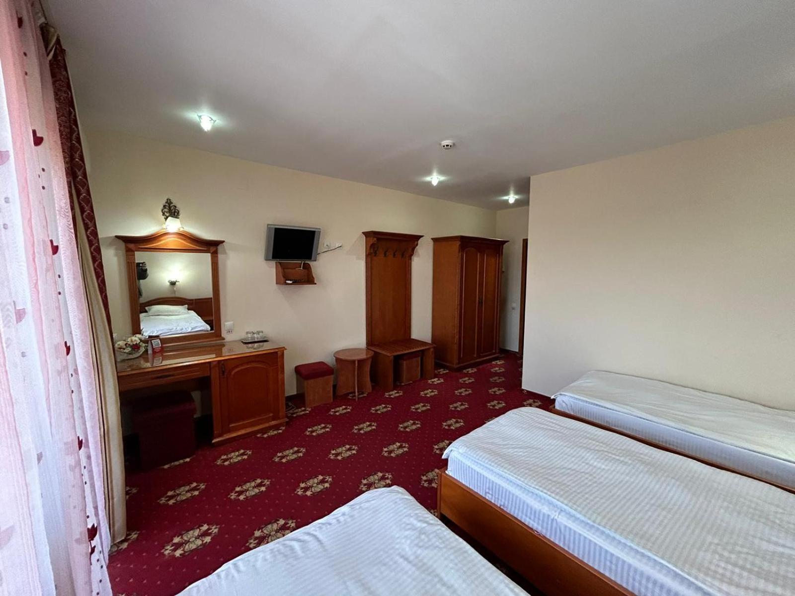 Hotel Coral Satu Mare Luaran gambar
