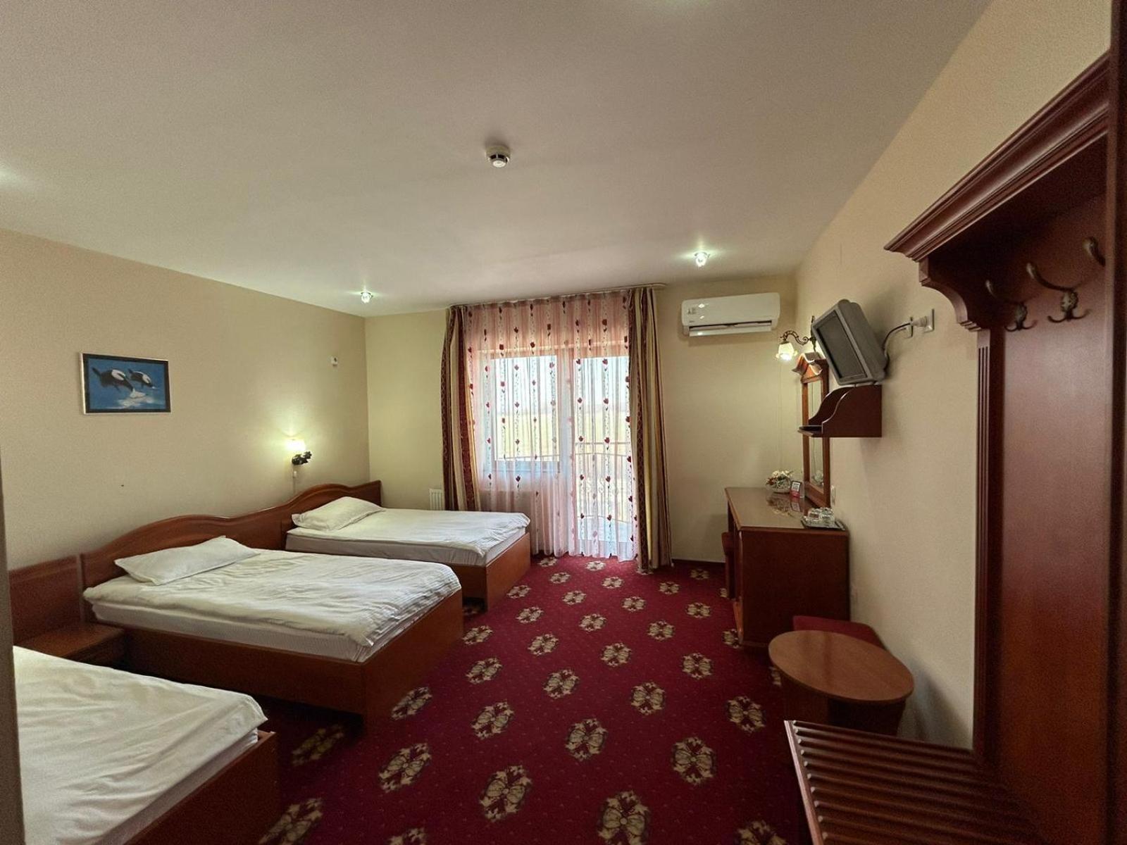 Hotel Coral Satu Mare Luaran gambar