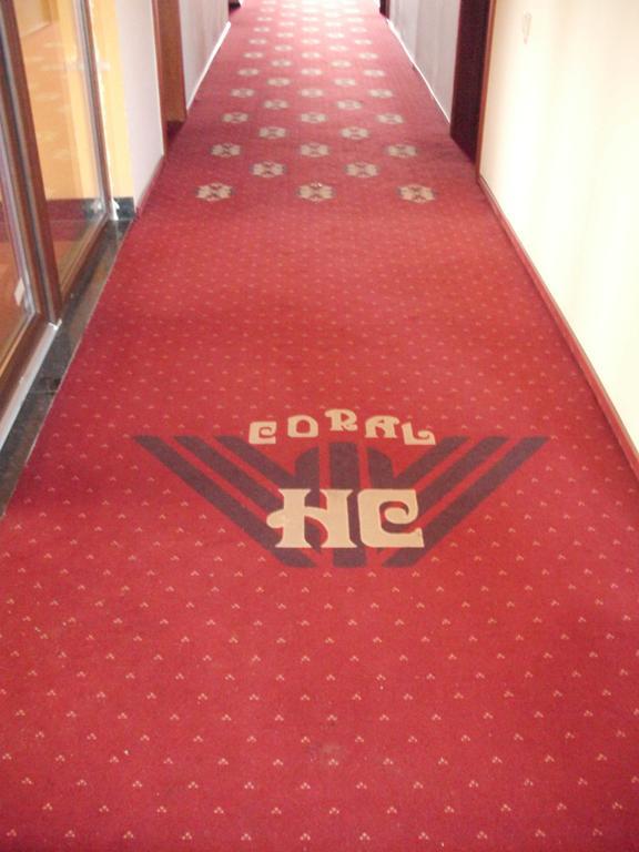 Hotel Coral Satu Mare Luaran gambar