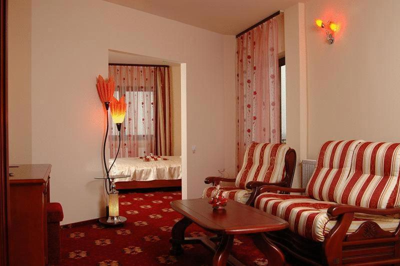Hotel Coral Satu Mare Luaran gambar